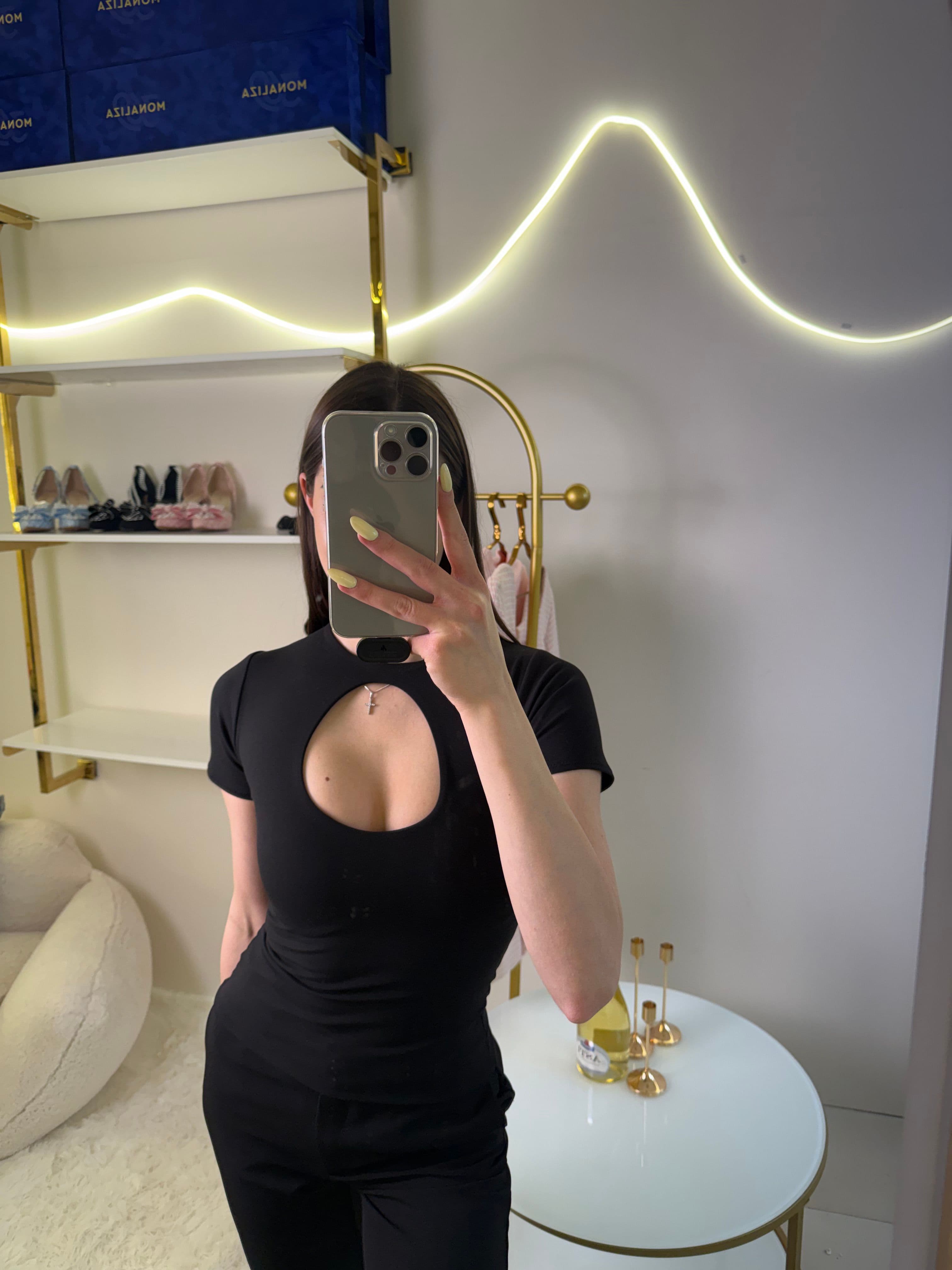 Футболка з вирізом Skiné утягуюча 2